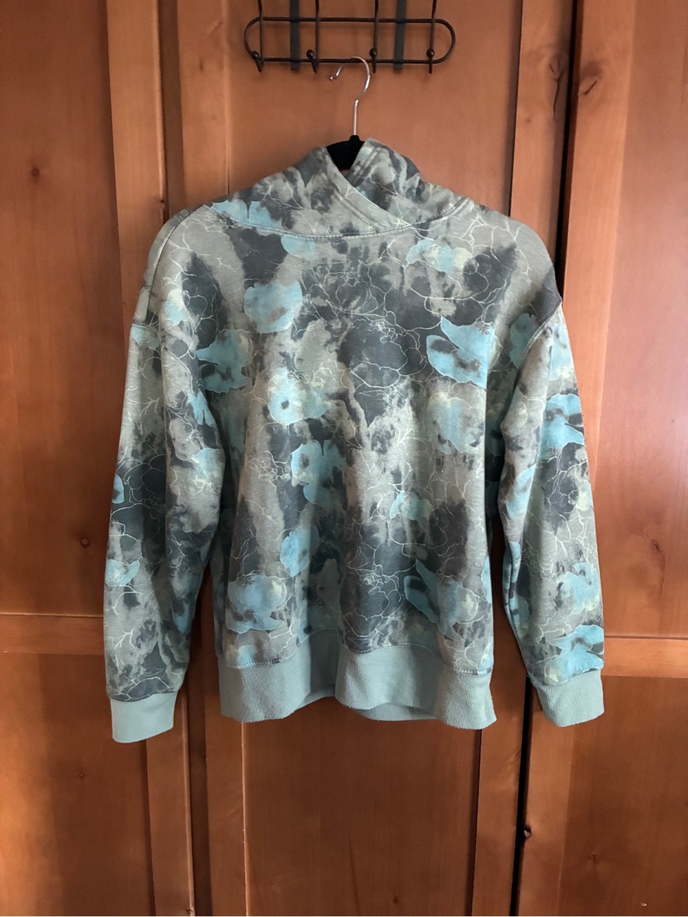 just be Floral Crewneck Sweater - Sage Green & Light Blue Pull Over #114